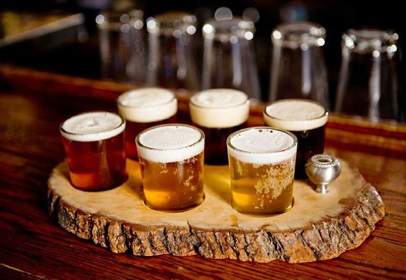 Presentación sobre madera rústica